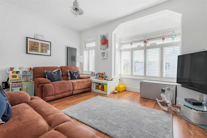 4 Bedroom Maisonette To Rent In Chesham Road, Kingston Upon Thames, KT1
