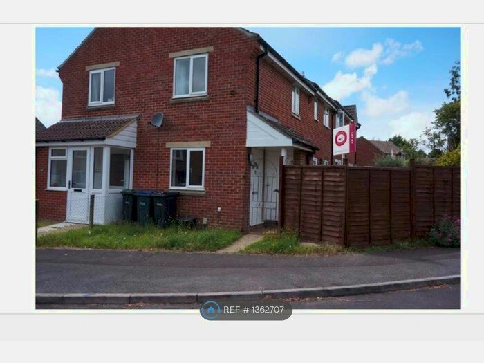 1 Bedroom Flat To Rent In Sheen Close, Salisbury, SP2
