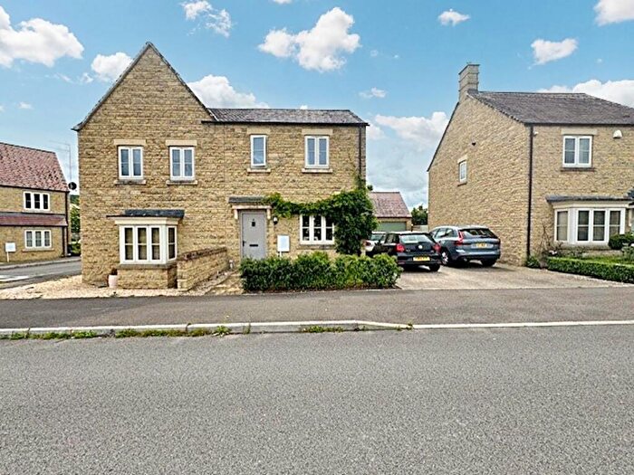 3 Bedroom Semi-Detached House To Rent In Pennylands Way, Winchcombe, GL54