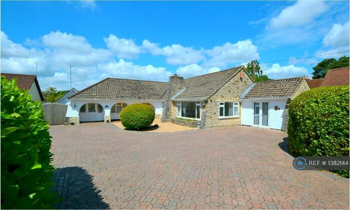 4 Bedroom Bungalow To Rent In Woolsbridge Road, Ashley Heath, Ringwood, BH24