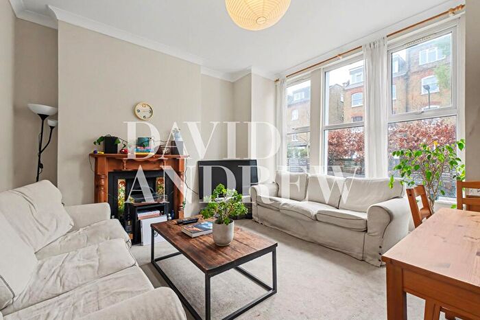 3 Bedroom Flat To Rent In Alexandra Grove, London, N4