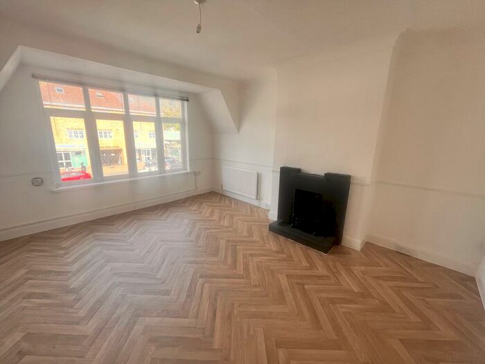 2 Bedroom Apartment To Rent In Upper Elmers End Road, Beckenham, BR3