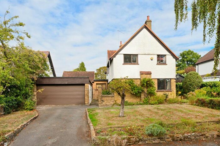 3 Bedroom Detached House For Sale In Churchfields Avenue, Weybridge, Surrey, KT13