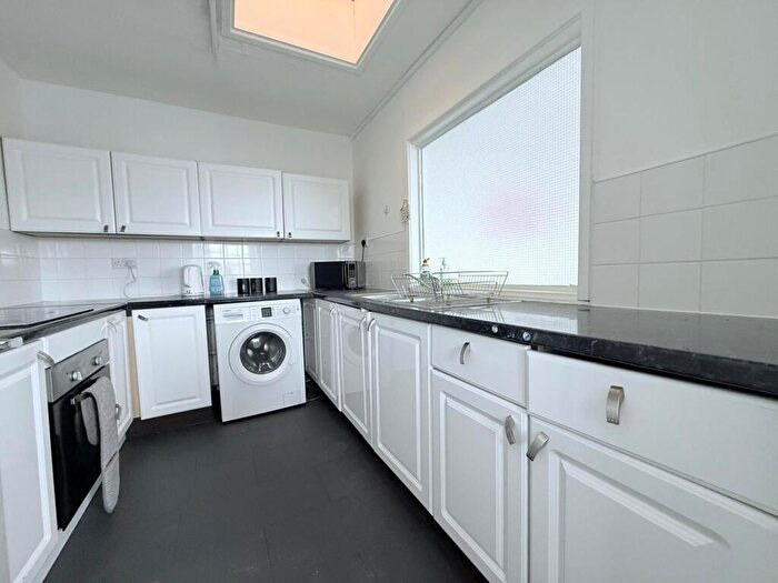 2 Bedroom Flat To Rent In Grangewood Road, Nottingham, NG8