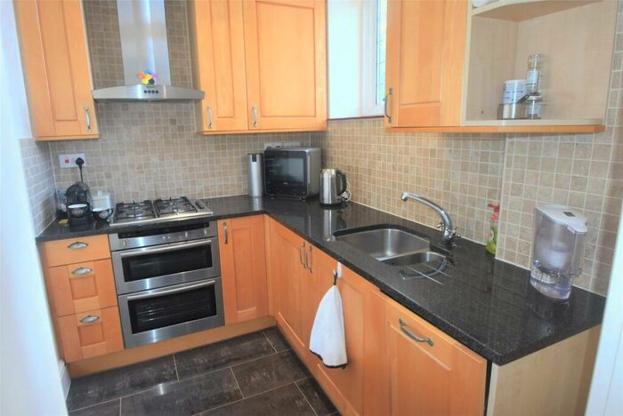 1 Bedroom Apartment To Rent In Hatch Lane, Windsor, Berkshire, SL4