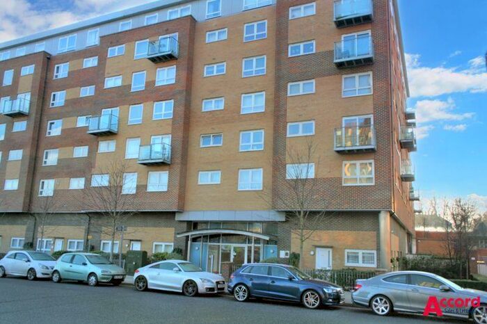 2 Bedroom Flat To Rent In Cherrydown East, Basildon, SS16
