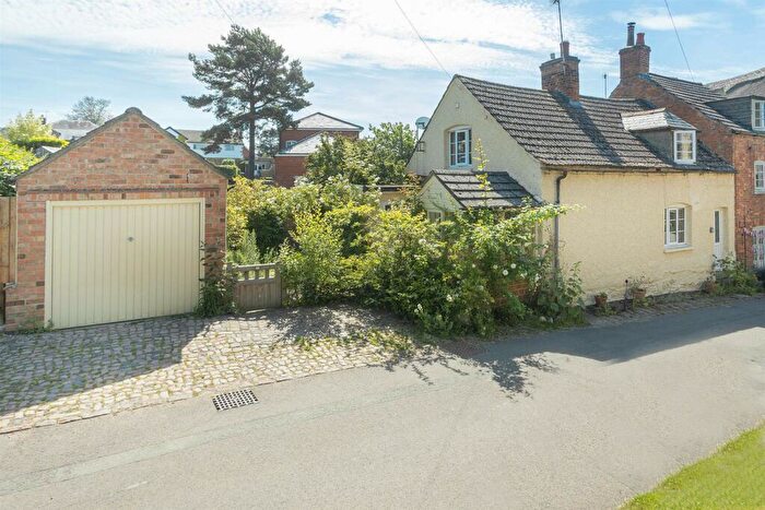 2 Bedroom Cottage For Sale In Hunts Lane, Hallaton, LE16