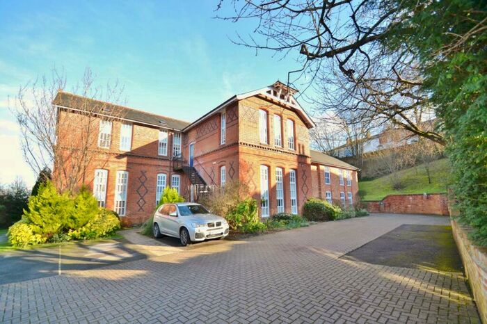 2 Bedroom Flat To Rent In Fulflood, SO22