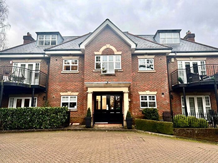 3 Bedroom Flat For Sale In Uxbridge Road, Stanmore, HA7