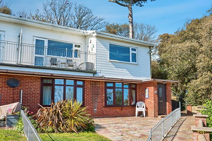 2 Bedroom Flat For Sale In Madeira Court, Ventnor, PO38