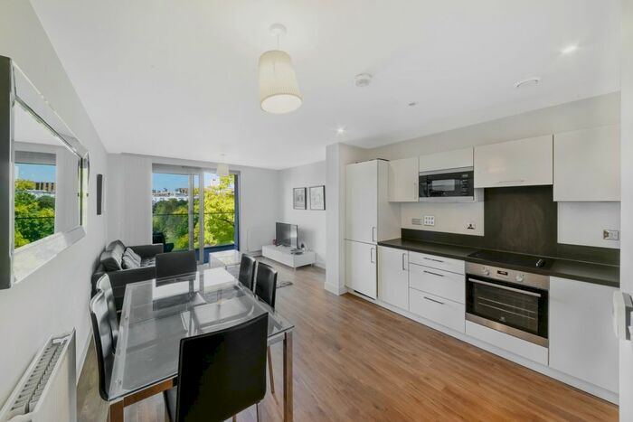 3 Bedroom Flat To Rent In Parkside Court, Waterside Park, Royal Docks, E16