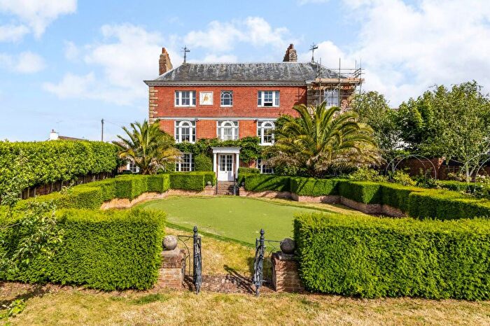6 Bedroom Link Detached House For Sale In Countess Wear Road, Exeter, Devon, EX2