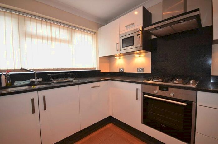 3 Bedroom Detached House To Rent In Rambler Close, Burnham, Slough, SL6