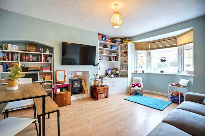 3 Bedroom Terraced House For Sale In Lower Road, Maidstone, ME15