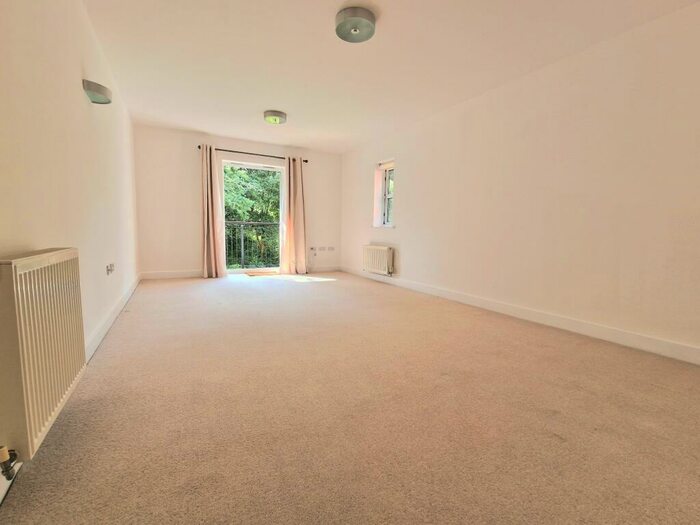 2 Bedroom Apartment To Rent In Ardwick Court, Sycamore Road, Farnborough, GU14
