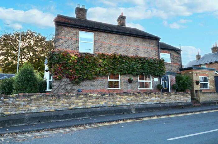 2 Bedroom Semi-Detached House To Rent In Station Road, Loudwater, High Wycombe, Buckinghamshire HP10
