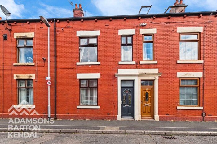 4 Bedroom Terraced House For Sale In Smalley Street, Castleton, OL11