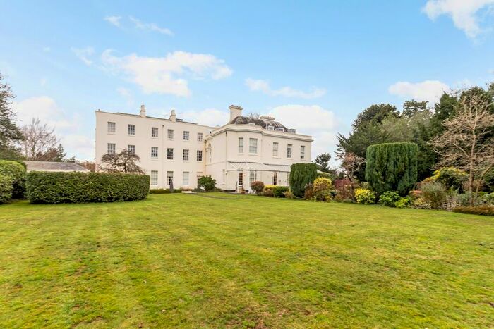 2 Bedroom Flat To Rent In Kippington Road, Sevenoaks, TN13