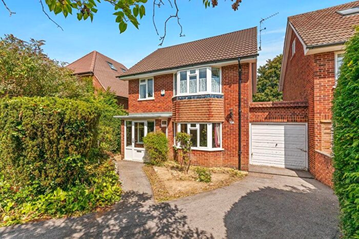 3 Bedroom Link Detached House For Sale In St. Leonards Road, Chesham Bois, Amersham, Buckinghamshire, HP6