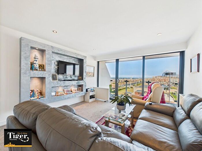 3 Bedroom Flat For Sale In New South Promenade, Blackpool, FY4