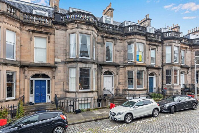 2 Bedroom Flat For Sale In / Coates Gardens, Haymarket, Edinburgh, EH12
