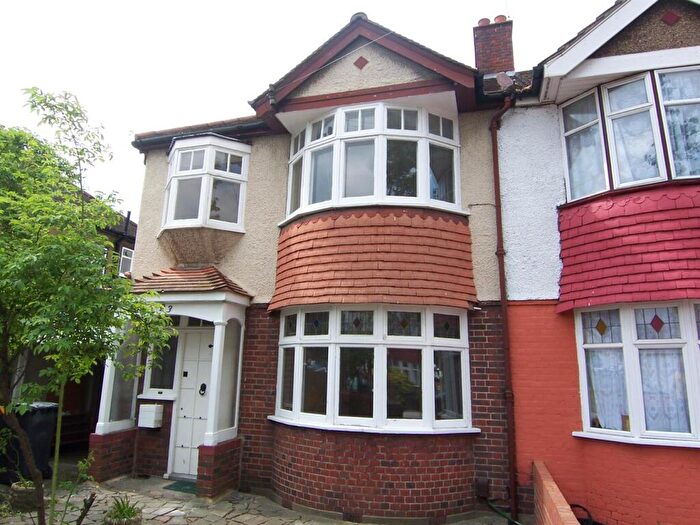 3 Bedroom Semi-Detached House To Rent In College Gardens, New Malden, KT3