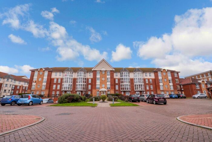 1 Bedroom Terraced House For Sale In Queens Parade, Margate, Kent, CT9