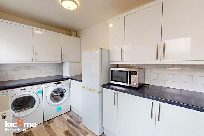 5 Bedroom Semi-Detached House To Rent In Reservoir Road, Birmingham, B16