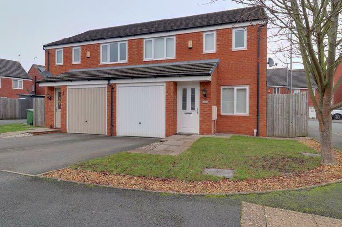 3 Bedroom Semi-Detached House To Rent In Fieldhouse Way, Stafford, ST17
