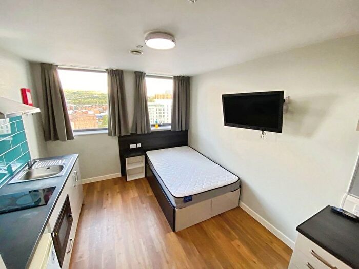 1 Bedroom Flat To Rent In Queen Street, Sheffield, South Yorkshire, S1