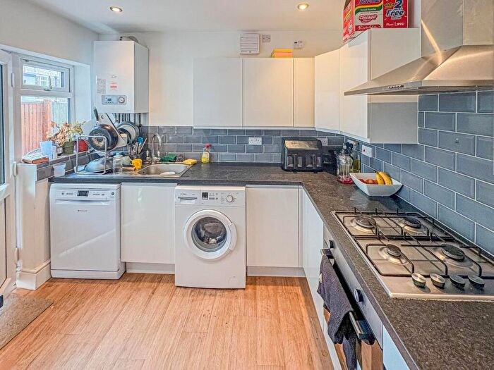 1 Bedroom Flat To Rent In Wick Road, Brislington, Bristol, BS4