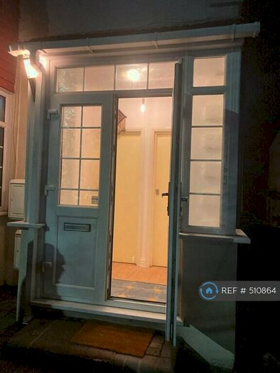 3 Bedroom Flat To Rent In Holders Hill Road, London, NW7