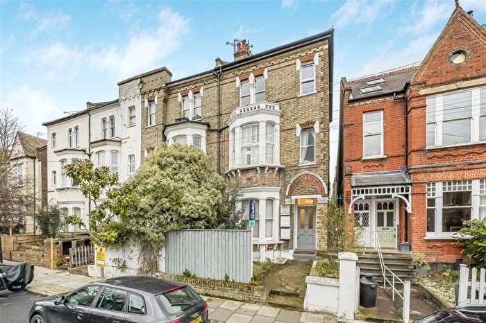 1 Bedroom Flat For Sale In Endlesham Road, SW12