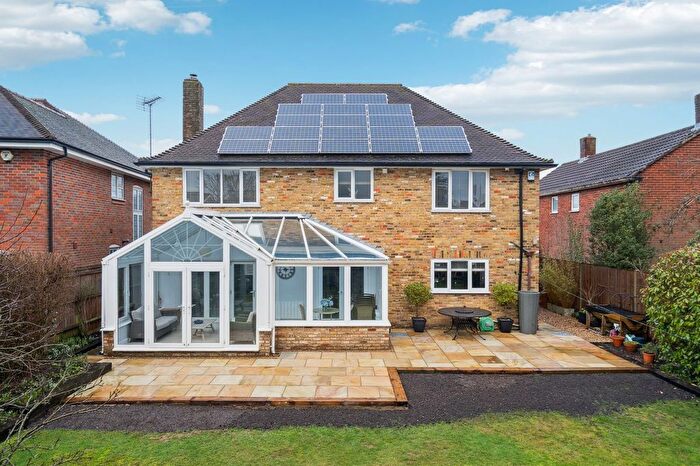 4 Bedroom Detached House For Sale In Copthall Lane, Chalfont St Peter, Gerrards Cross, SL9