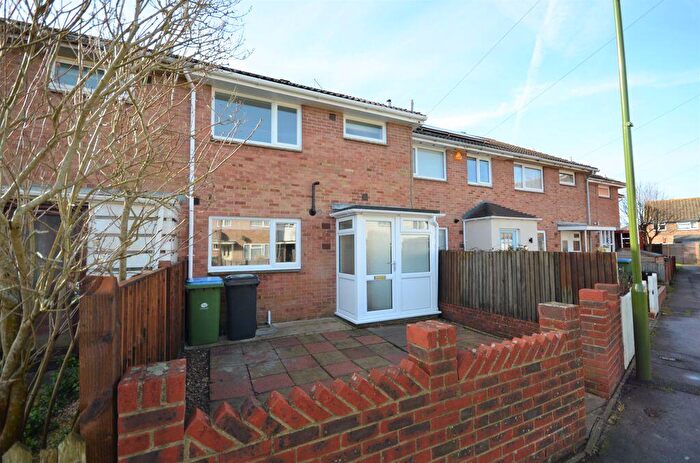 3 Bedroom Terraced House To Rent In Giles Close, Arundel, BN18