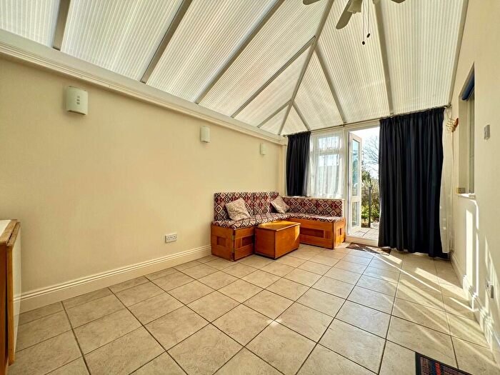 1 Bedroom Flat For Sale In Crouch Road, Burnham-on-Crouch, CM0