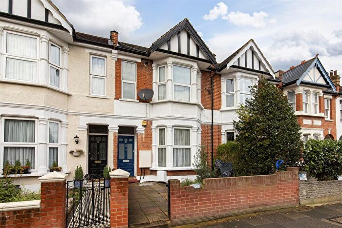 2 Bedroom Flat To Rent In Harpenden Road, Aldersbrook, E12