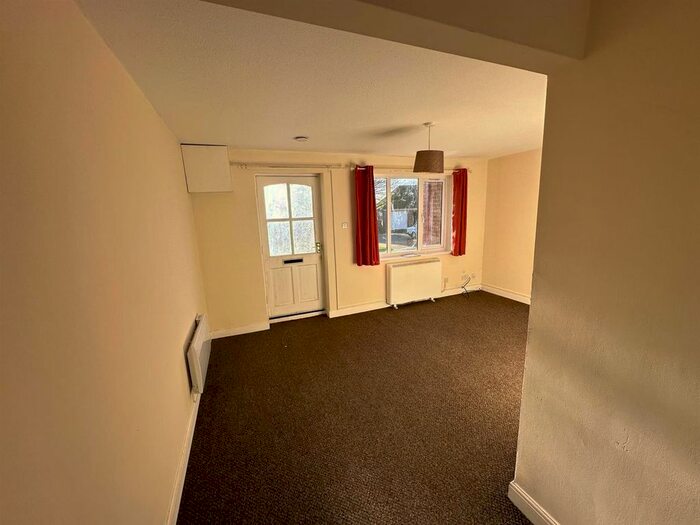 1 Bedroom Flat To Rent In Mascotte Gardens, Hornsea, HU18