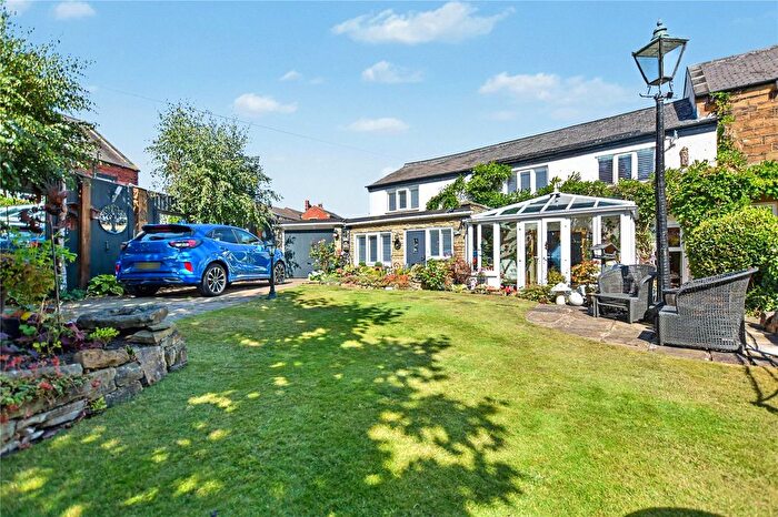 4 Bedroom Semi Detached House For Sale In Baghill Road, Tingley, Wakefield, West Yorkshire, WF3