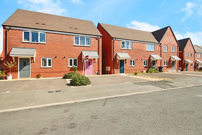 2 Bedroom Semi-Detached House For Sale In Upperfield Road, Warwick, CV34