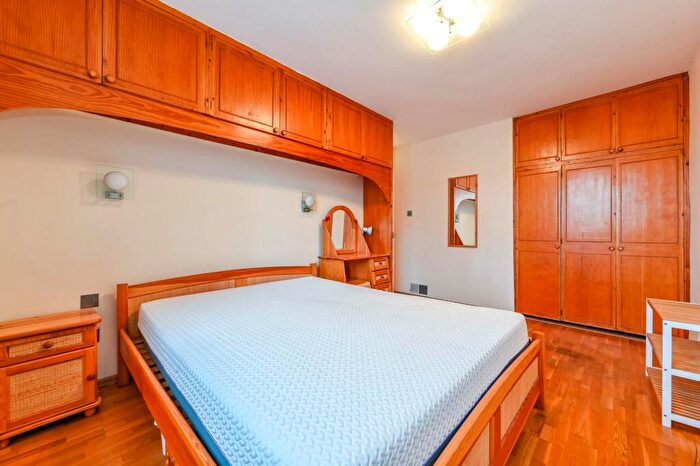 1 Bedroom Flat To Rent In Pemberton Gardens, Archway, London, N19