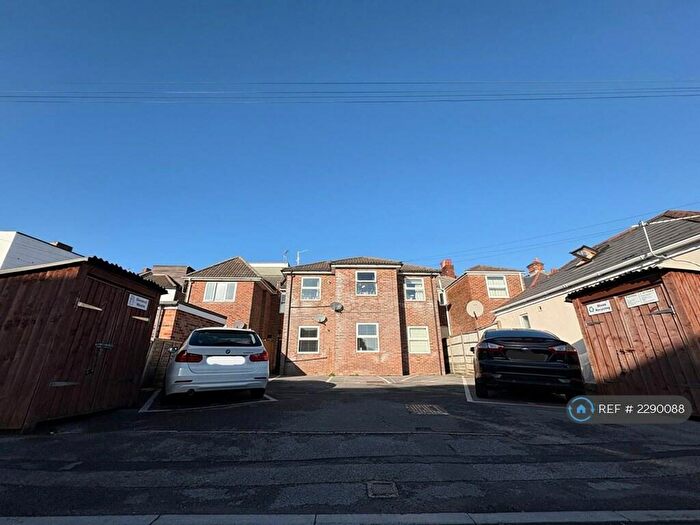 2 Bedroom Flat To Rent In Christchurch Road, Bournemouth, BH7