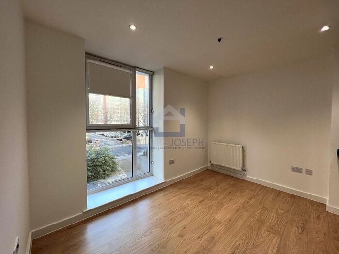 1 Bedroom Flat To Rent In Sydenham Road, West Croydon, CR0