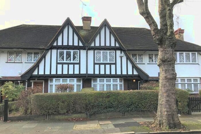 3 Bedroom Detached House To Rent In Monks Drive, Acton, London, W3