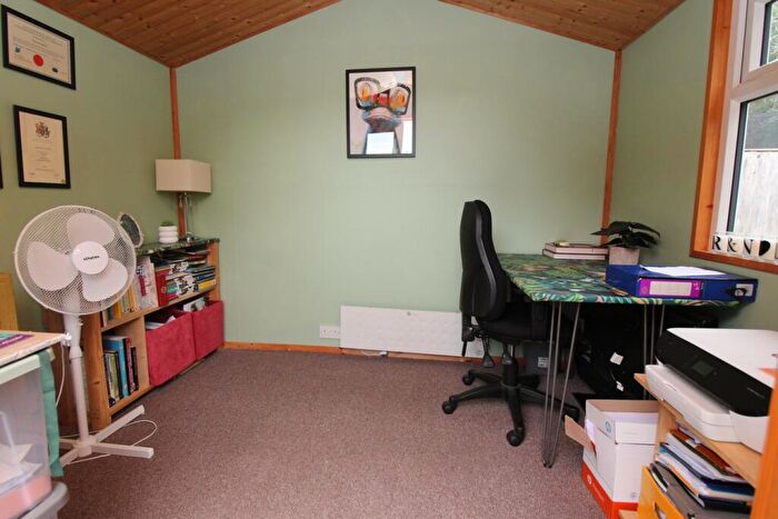 3 Bedroom End Of Terrace House For Sale In Jubilee Close, Henlow, SG16