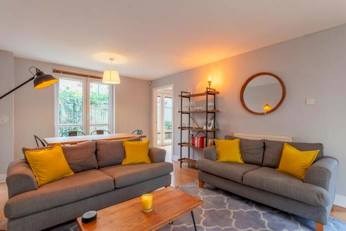 2 Bedroom Mews To Rent In Hopetoun Street, Bellevue, Edinburgh, EH7