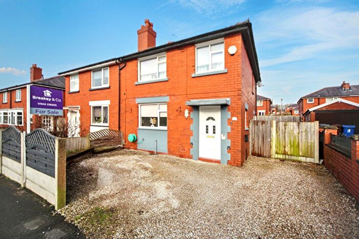 3 Bedroom Semi-Detached House For Sale In Pennington Lane, Ince, WN2