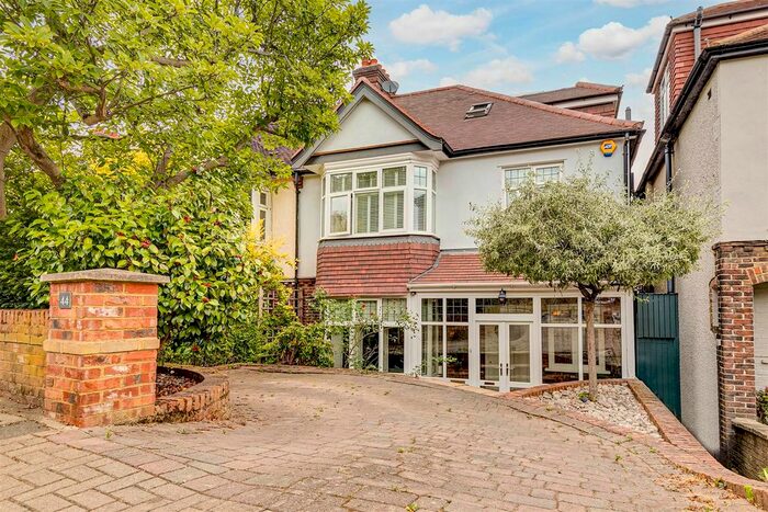 4 Bedroom Property To Rent In Skeena Hill, London, SW18