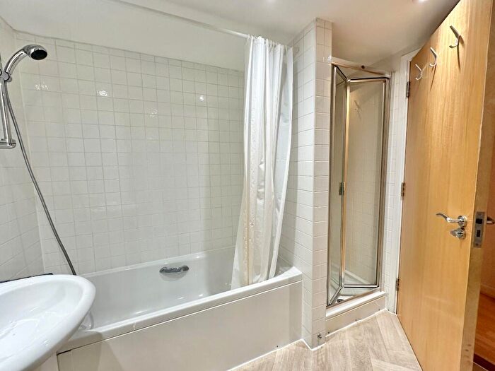 2 Bedroom Apartment To Rent In Lancaster House, Princess Street, Manchester, M1