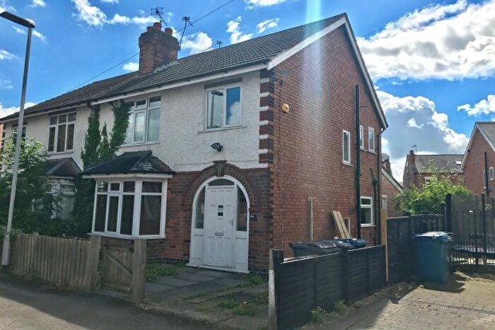 3 Bedroom Semi-Detached House To Rent In West Bridgford, Nottingham, NG2